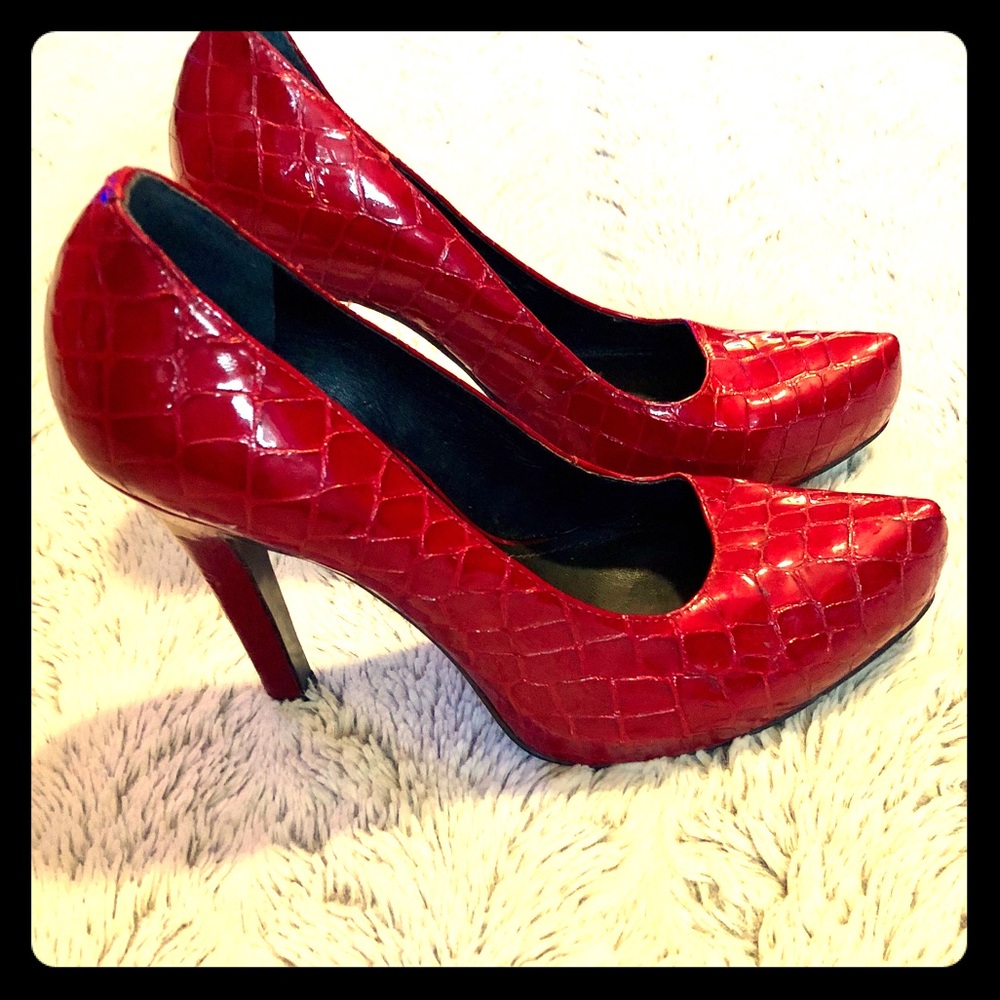 Gianni Bini Red Leather Pumps